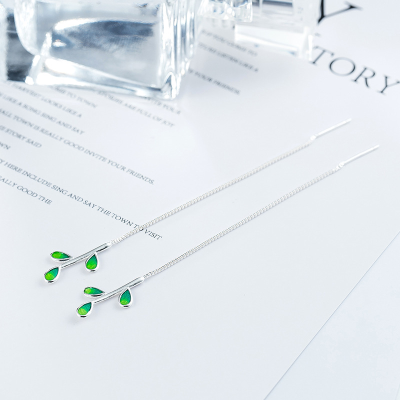 2024 nuevo estilo Mori pequeña hoja fresca pendientes de plata esterlina tendencia personalidad larga línea de orejas de estilo étnico fluido image 3
