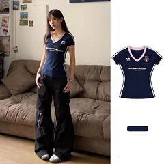 美式撞色拼接v领短袖t恤女夏季2025新款纯欲风修身收腰上衣ins潮