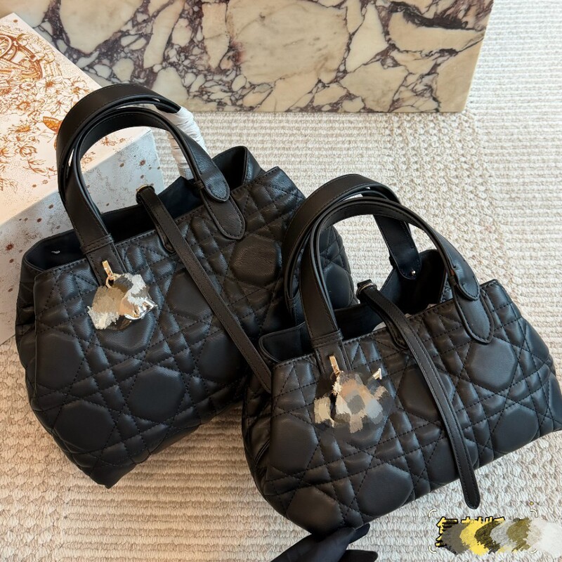 2026 new model toujours quilted handbag tote underarm bucket bag for indigenous women bags