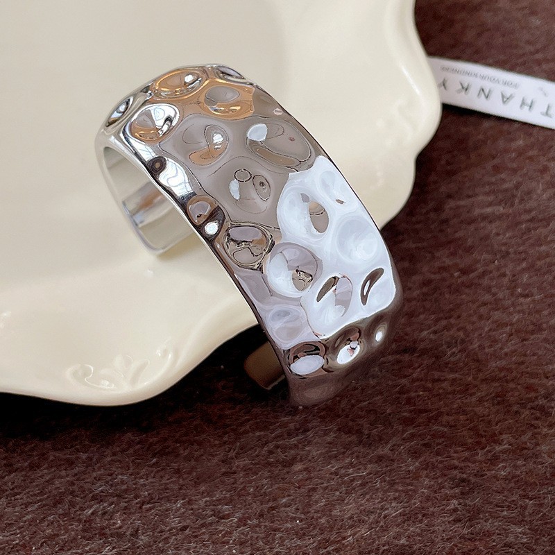 Pulsera de apertura acrílica cruzada ovalada pulsera de diseño transfronterizo europeo y americano moda exagerada joyería atmosférica al por mayor