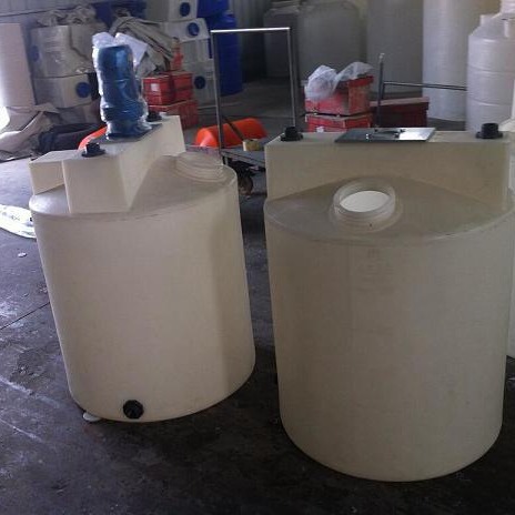 滚塑厂家PE水箱 储罐生产 加药桶生产厂家现货批发