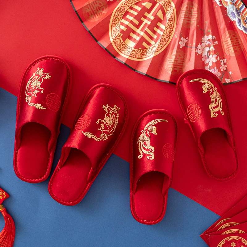 Свадебные мужские и женские тапочки Four Seasons Свадебные Жених и невеста домашние атласные фабричные прямые оптовые продажи поколение волос