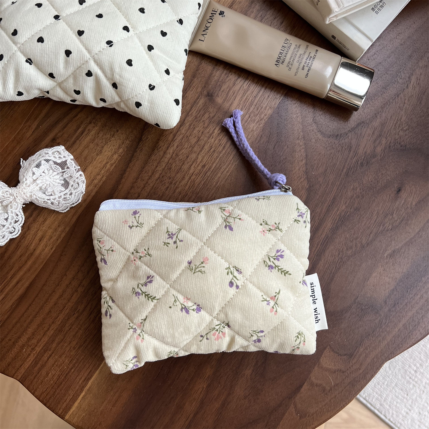 30g Weight Canvas Lining Material Zipper Closure Type / Strap Type Cosmetic Bag Bags Type Holiday, Daily Occasion Corduroy Material Heart Shape, Flower Pattern All Seasons Season Women's Gender Classic Style Style Square Shape Classic Style Heart Shape Flower Corduroy Square Makeup Bags 15