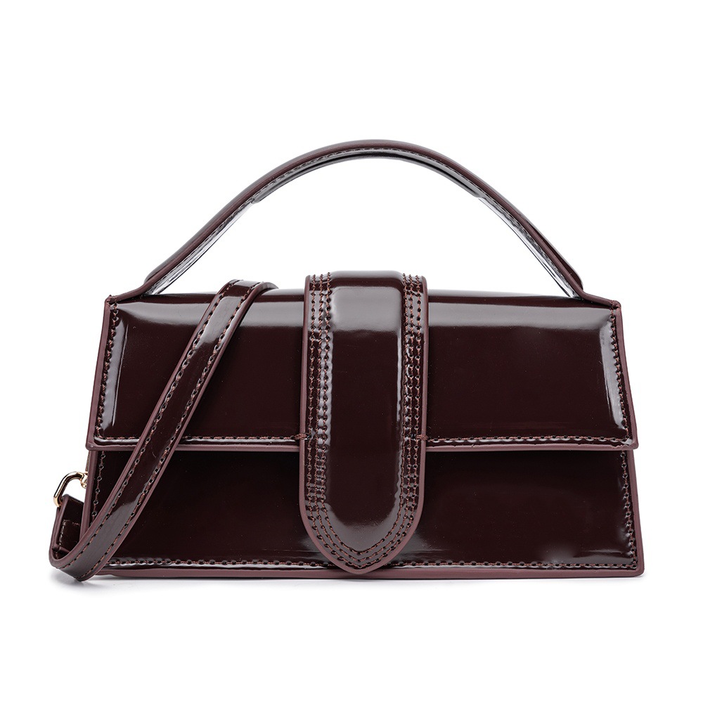 광택 있는 갈색