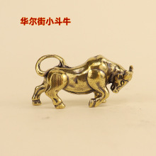 蛇年摆摊热销的小商品华尔街小斗牛黄铜工艺品钥匙扣挂件跨境专供