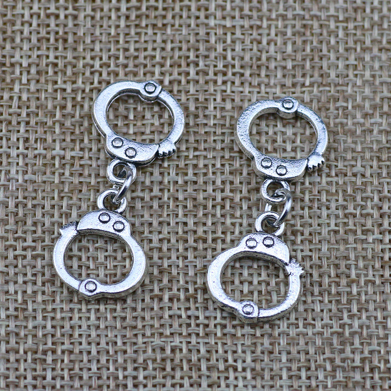 Alloy Handcuffs Jewelry Accessories Wholesale DIY Jewelry Pendant Accessories 36Mmx14Mm 3g 2043 Alloy Handcuffs Jewelry Accessories Wholesale DIY Jewelry Pendant Accessories 36Mmx14Mm 3g 2043