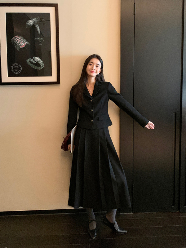 pusumede短款收腰西装外套女设计感气质压褶半身裙两件套通勤套装|undefined