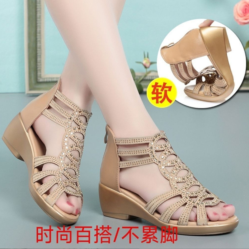 Sandalias romanas de cuero auténtico suave para mujer, 24 estilos de verano, zapatos de mamá con suela blanda, calzado de moda para exteriores, sandalias para mamá de mediana edad, sandalias de mujer.