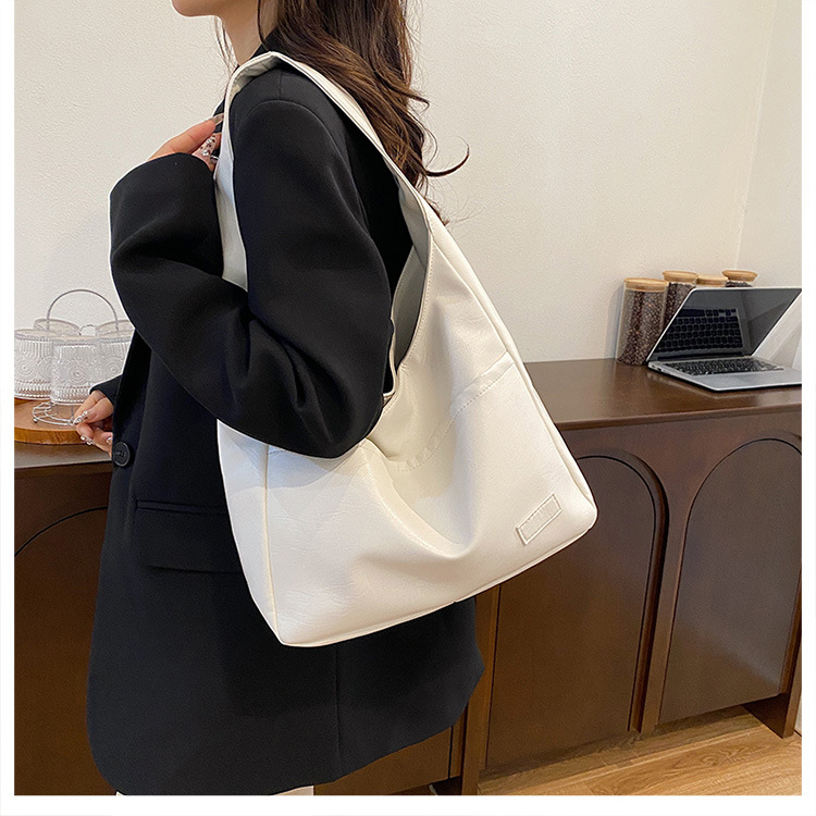 Large-capacity female 2024 new autumn and winter soft leather bucket bag, commuter tote bag, college student class single-shoulder bag undefined