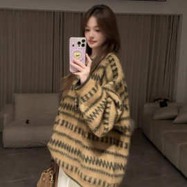 复古菱格提花毛衣女秋冬外穿新款宽松慵懒风软糯针织衫高级感上衣