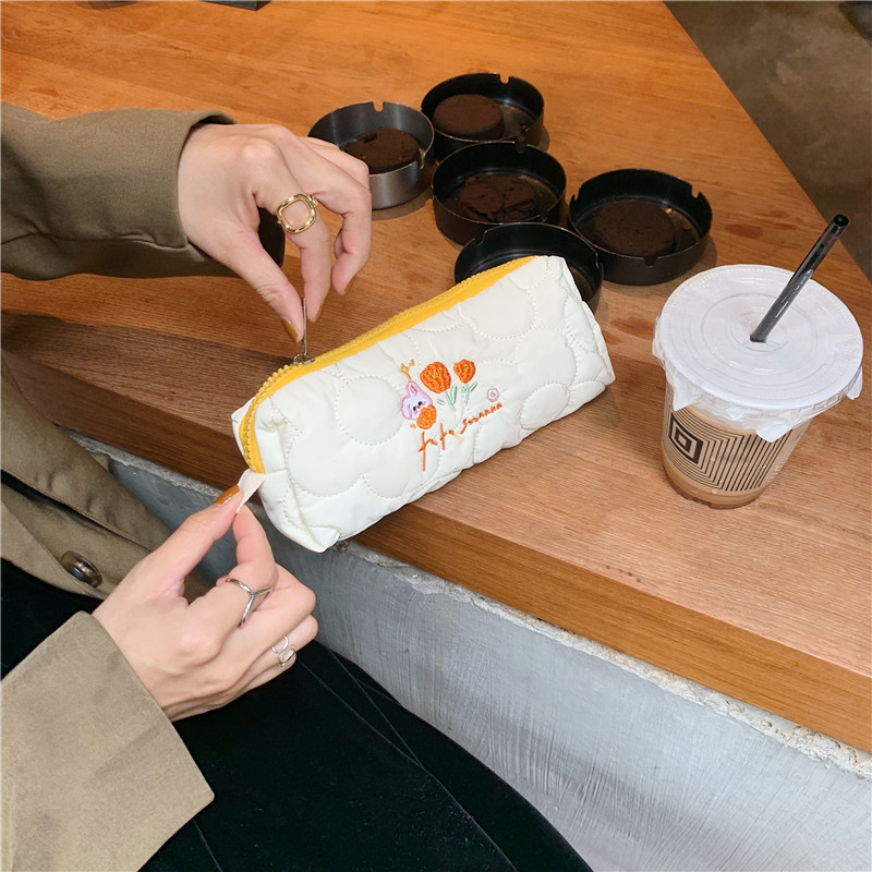 【 In Stock 】112155 Embroidered Tulip Pen Case, Girlish student Stationery Storage Bag, Fabric Makeup Bag undefined