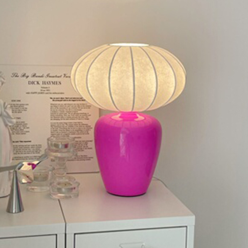 Ceramic Retro Table Lamp, Creative Atmosphere Lamp, Ins-Style Light Luxury Bedside Lamp, High-End Bedroom Decoration Bedside Table