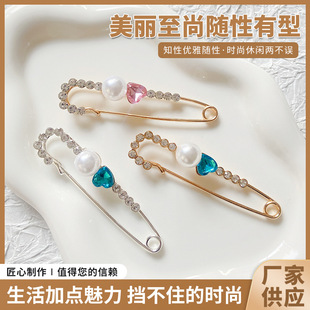 Love Pink Blue Diamond Pearl pin Gold Silver small fresh Women's brooch simple clothing fashion decorative brooch