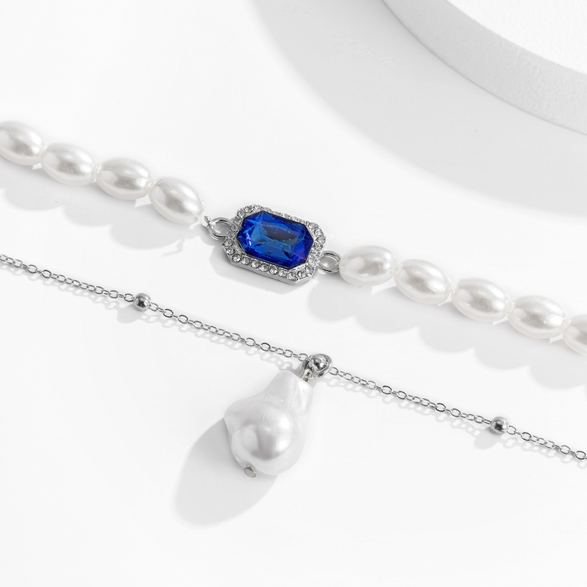Retro Baroque Special Shaped Pearl Metal Necklacepicture6