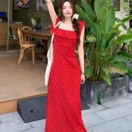 小飞袖法式波点红色吊带连衣裙子女夏季2025新款海边度假绝美长裙