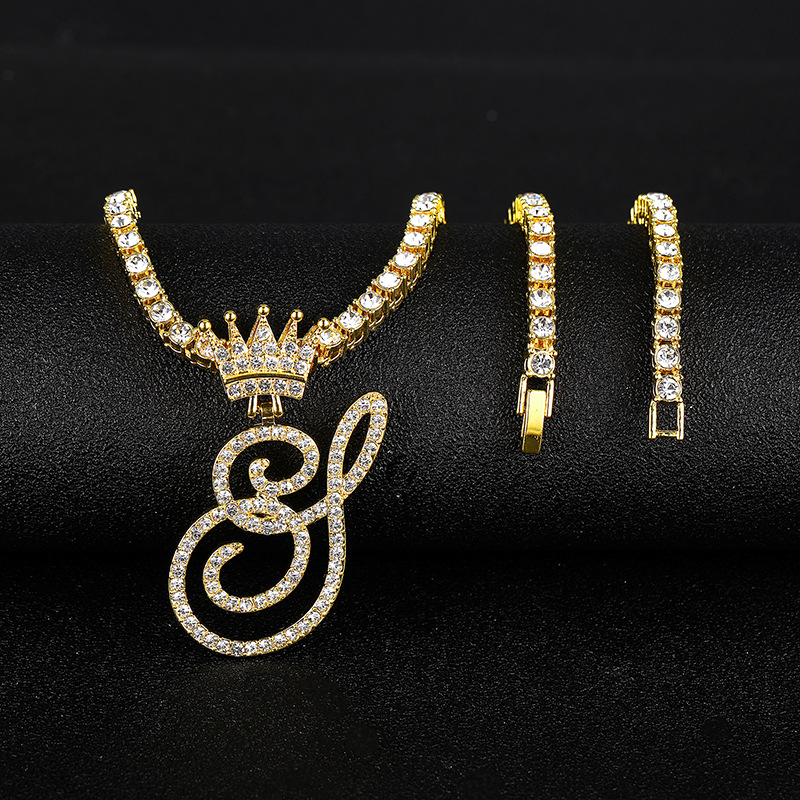 Nuovo ciondolo con lettera di gioielli in collana inglese con corona di fiori e erba per il corpo della corona hip-hop_voghion.com