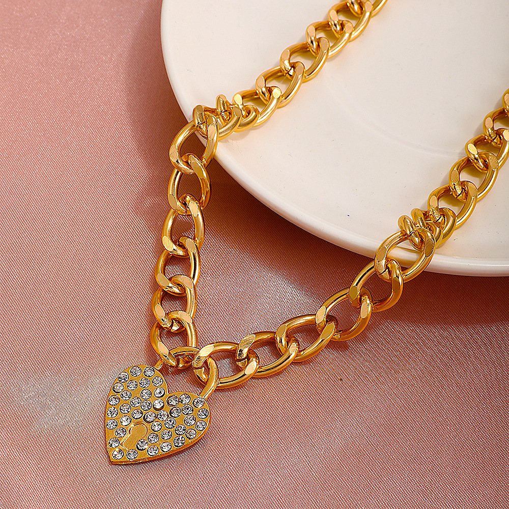 Chunky Chain Heart Pendant Necklace With Personalised Peach Design_voghion.com