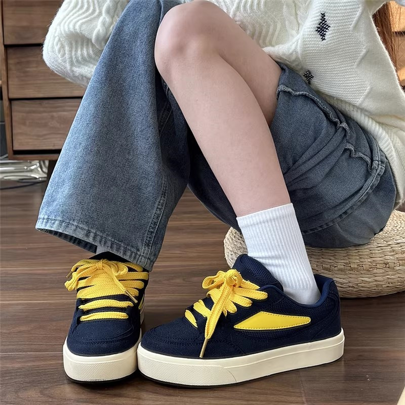 2026 primavera y verano nuevos zapatos retro de suela gruesa estilo académico de moda para mujeres zapatos deportivos casuales