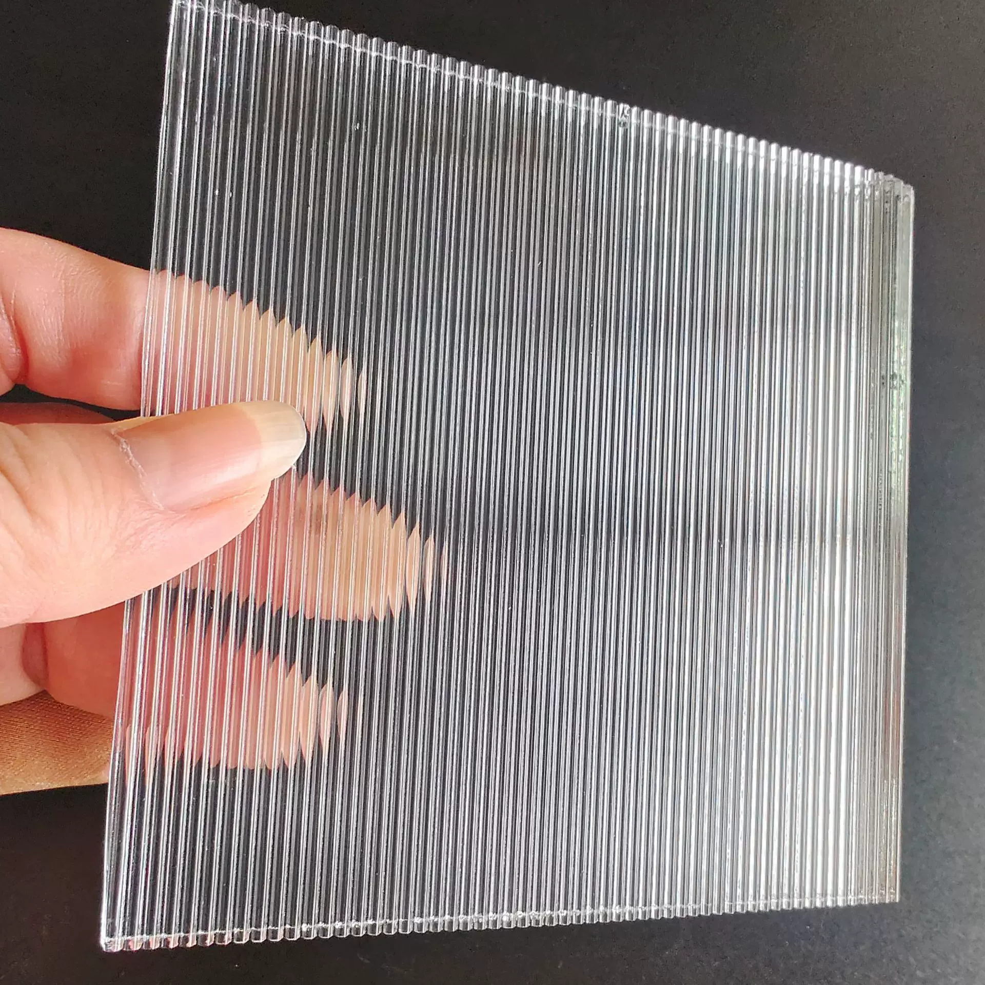 工厂供应灯鉓压花玻璃1-12mm海棠花长虹水晶玻璃钢化玻璃条纹玻璃