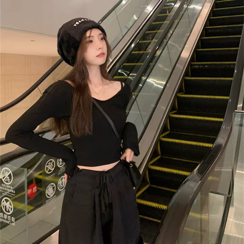 纯欲风V领纯色色长袖T恤女早秋设计感打底修身显瘦短款上衣潮ins