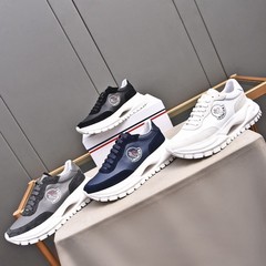 ファッション靴の男性韓国版のファッションの厚い底のカジュアルな板の靴の英倫の新型のシンプルな通気性の百合のキャンバスの低い靴
