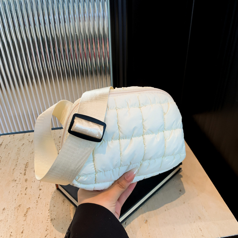 Bolsa de pecho casuales de cuadrillas suaves 2024 nueva moda versátil bolsa casuales simple ancha correa de hombro