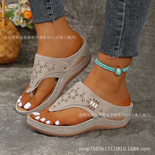 Large-size solid-color summer round-toe chunky-sole fashionable hollow-out women's outdoor H-shaped flip-flops