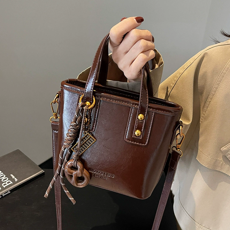 Ретро маленькая ручная сумка через плечо, демисезонная модная Tote, стиль высокого уровня
