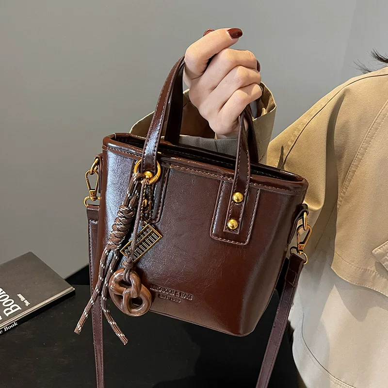 Ретро маленькая ручная сумка через плечо, демисезонная модная Tote, стиль высокого уровня