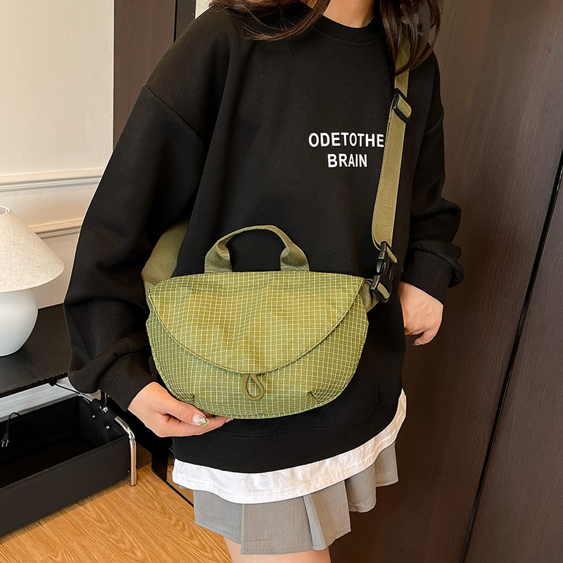 2025 New Retro Plaid Flip Crossbody Bag Trendy Fashion Sports Chest Bag Large Capacity Casual Dumpling Bag for Women