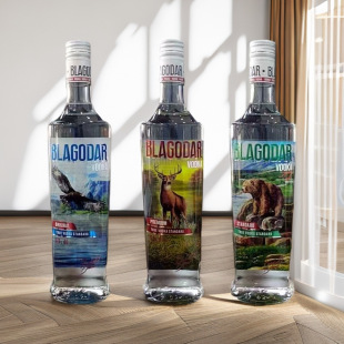 �׶��_˹ԭ�b�M�ڰ�����˹��60�ȷ��ؼ����N��ζ500ml�߶����