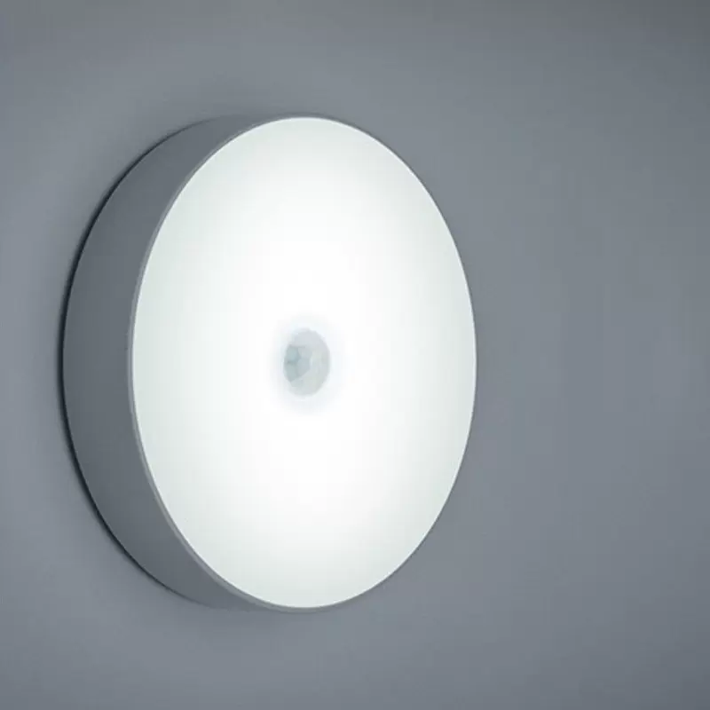 现代简约圆形led智能人体感应充电手持便携磁吸小夜灯宿舍衣橱灯