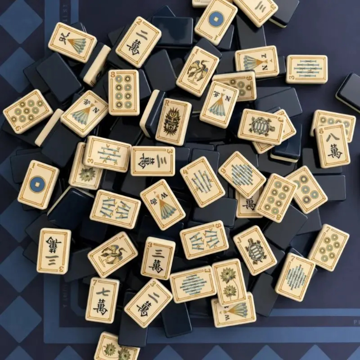 In stock: Double-layer blue and red "Nature's Journey" Flying Crane acrylic mahjong tiles – the perfect choice for family entertainment and outdoor use