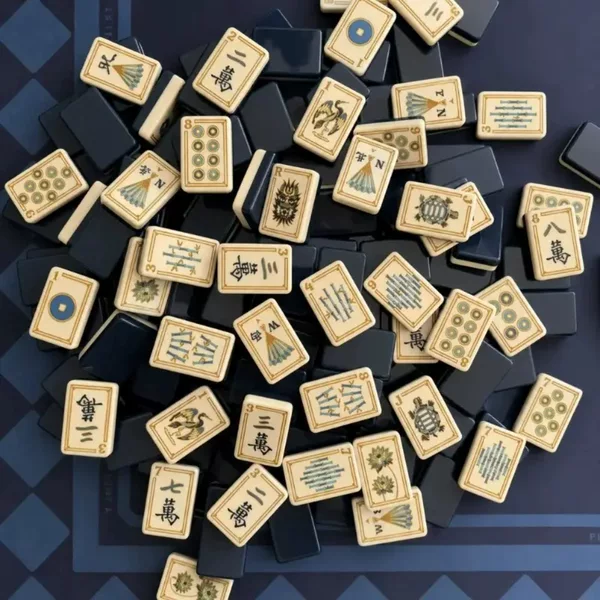 In stock: Double-layer blue and red "Nature's Journey" Flying Crane acrylic mahjong tiles – the perfect choice for family entertainment and outdoor use