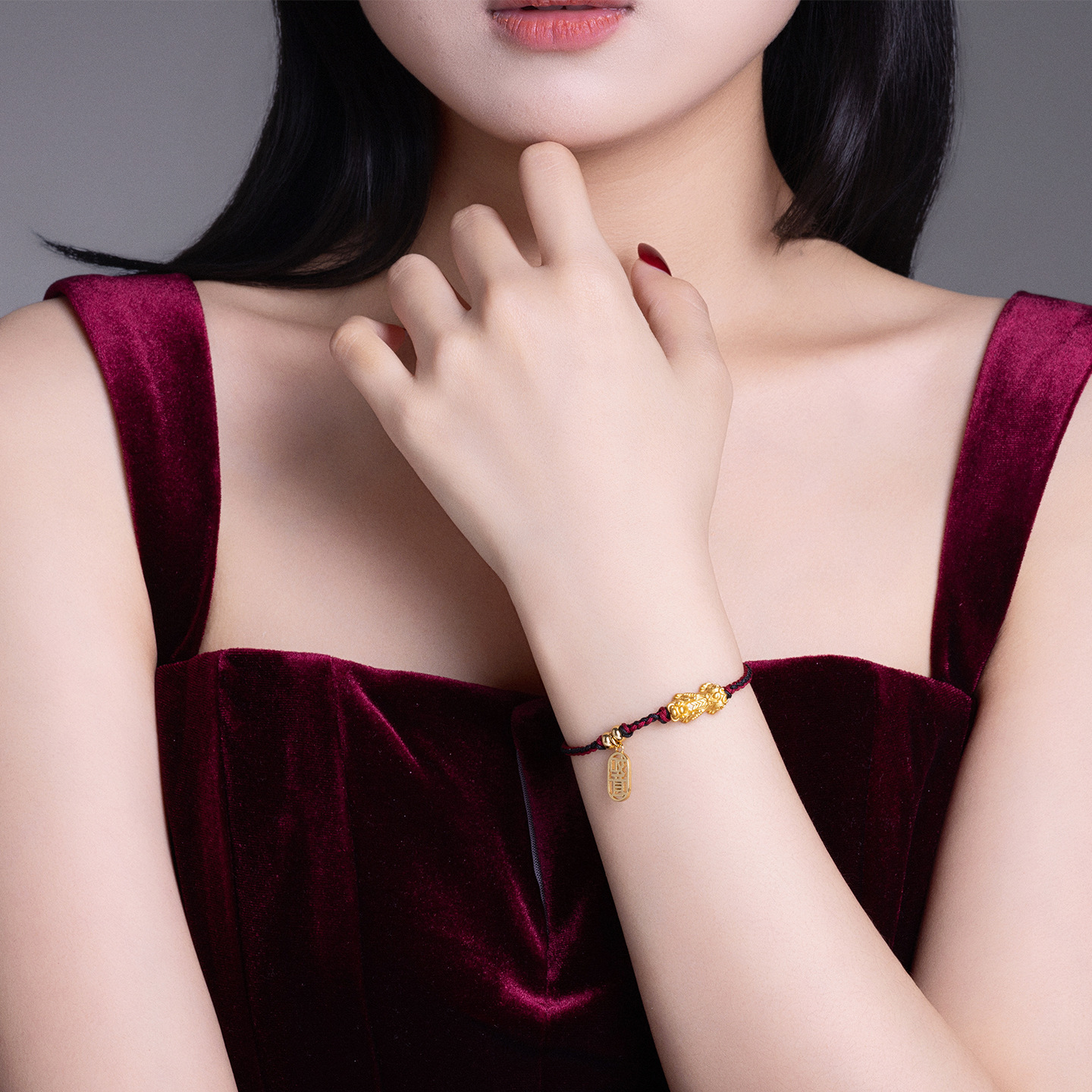 Xuping imitación de oro lujoso temperamento ligero tejido a mano pulsera de cuerda roja simple marca Fu Zhong joyas de Año Nuevo al por mayor mujeres