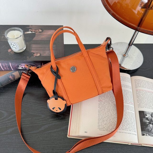 HB 2025 New Style Bag Dumpling Bag Women's Shoulder Hand Carrying Portable Crossbody Bag Fashionable Waterproof Mobile Phone Bag All-match HB 2025 New Style Bag Dumpling Bag Women's Shoulder Hand Carrying Portable Crossbody Bag Fashionable Waterproof Mobile Phone Bag All-match