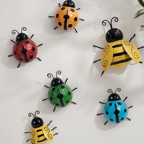 Creative outdoor iron art simulation bee seven-star ladybug pendant courtyard garden kindergarten lawn decoration small ornaments