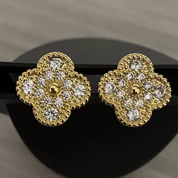 Gold color [Full Diamond Style 1.5cm] Stud Earrings