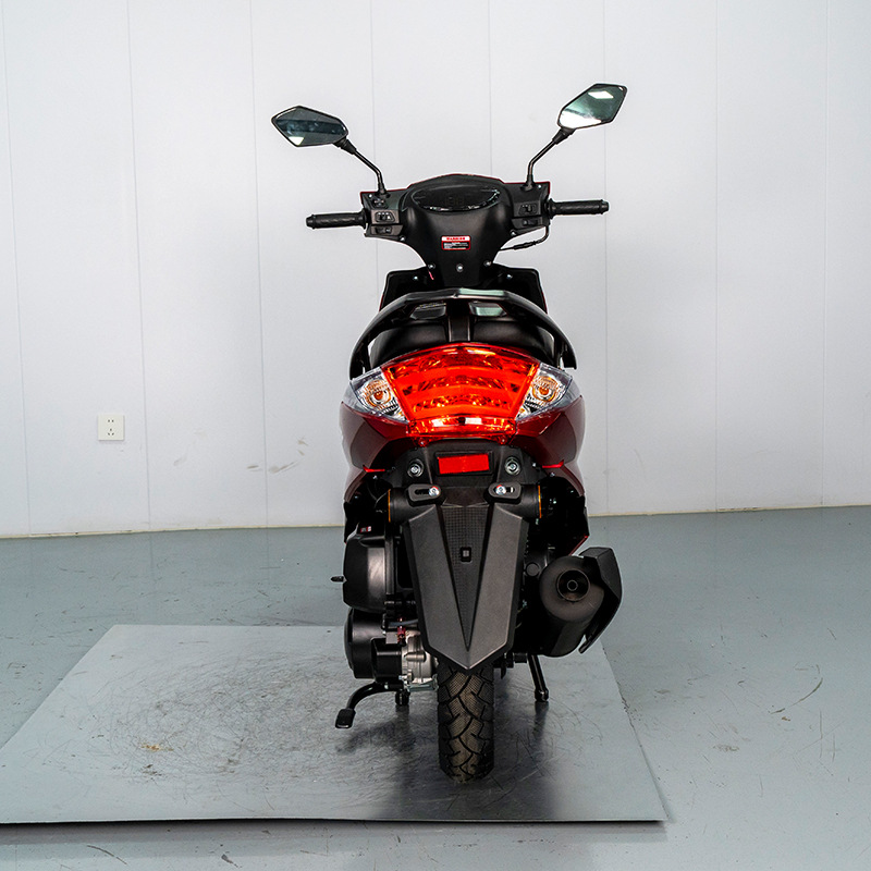 Exportación transfronteriza M12 pedal de motocicleta de combustible motocicleta motocicleta de todoterreno adulto viajes a la venta al por mayor