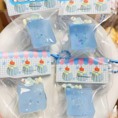 小紅書と同じ高見え小鼻ニンニク泥風味塩タロイモミルクゼリーペンダント減圧小さなおもちゃ