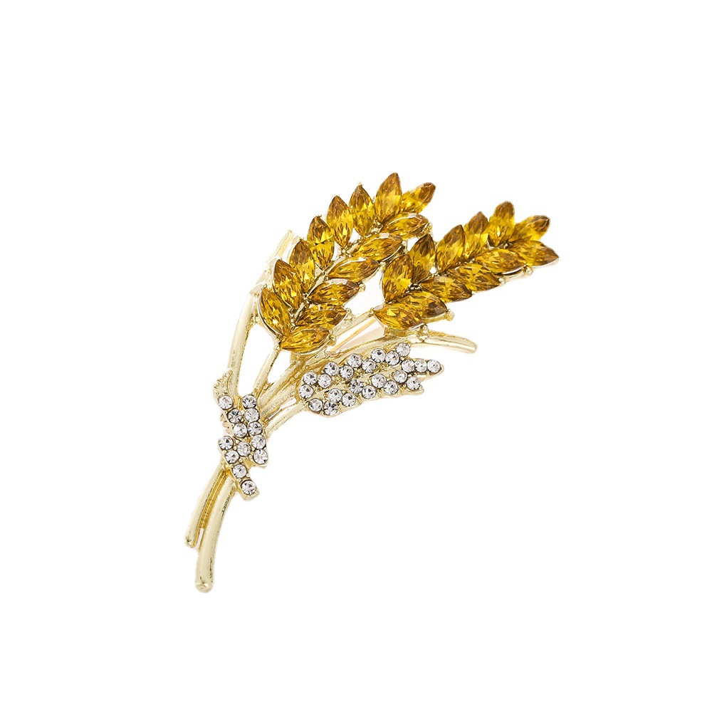 Golden elegant high-end demi-season brooch