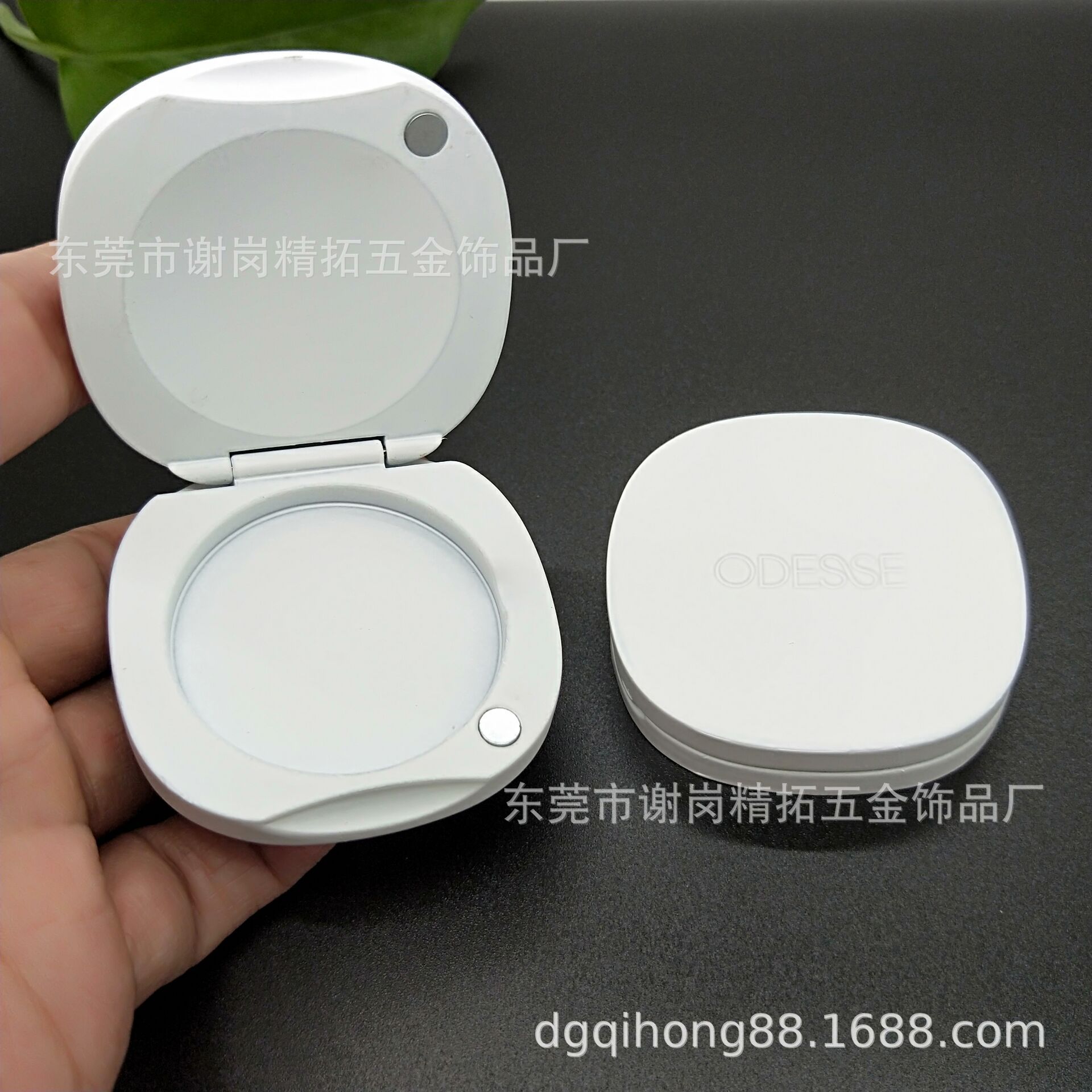 工厂承接 翻盖吸磁式固体香膏盒 高档白色喷漆金属化妆盒 香膏盒