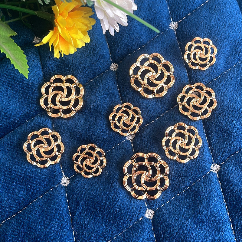 Chanel-Style Nearly Round Hollow-Out Buttons, Versatile Knitwear Jackets, High-End Hand-Stitched Metal Buttons Chanel-Style Nearly Round Hollow-Out Buttons, Versatile Knitwear Jackets, High-End Hand-Stitched Metal Buttons