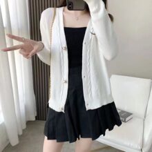 2025经典款女装V领针织开衫女单排珍珠扣舒适休闲时尚毛衣女外套