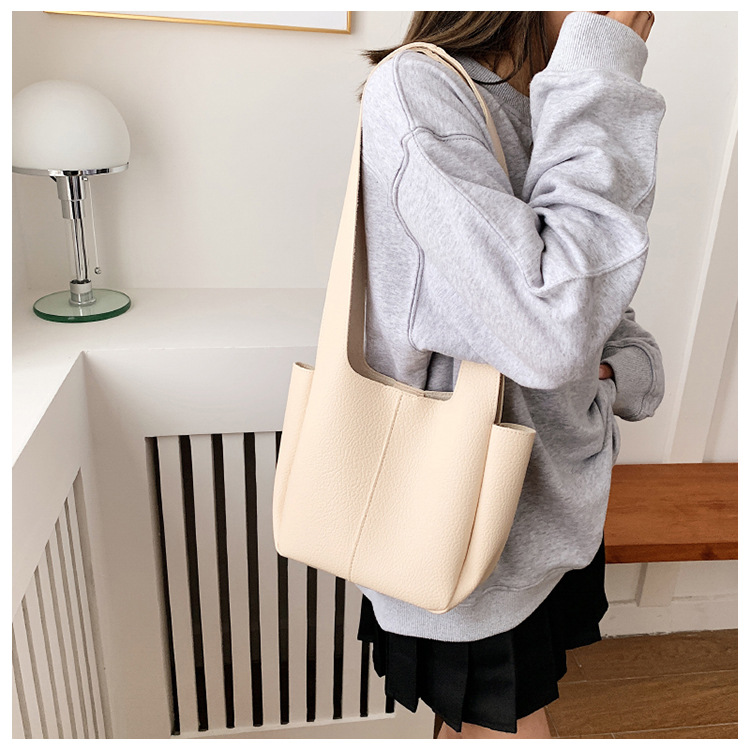 Fashion Solid Color Magnetic Buckle Tote Bag display picture 3