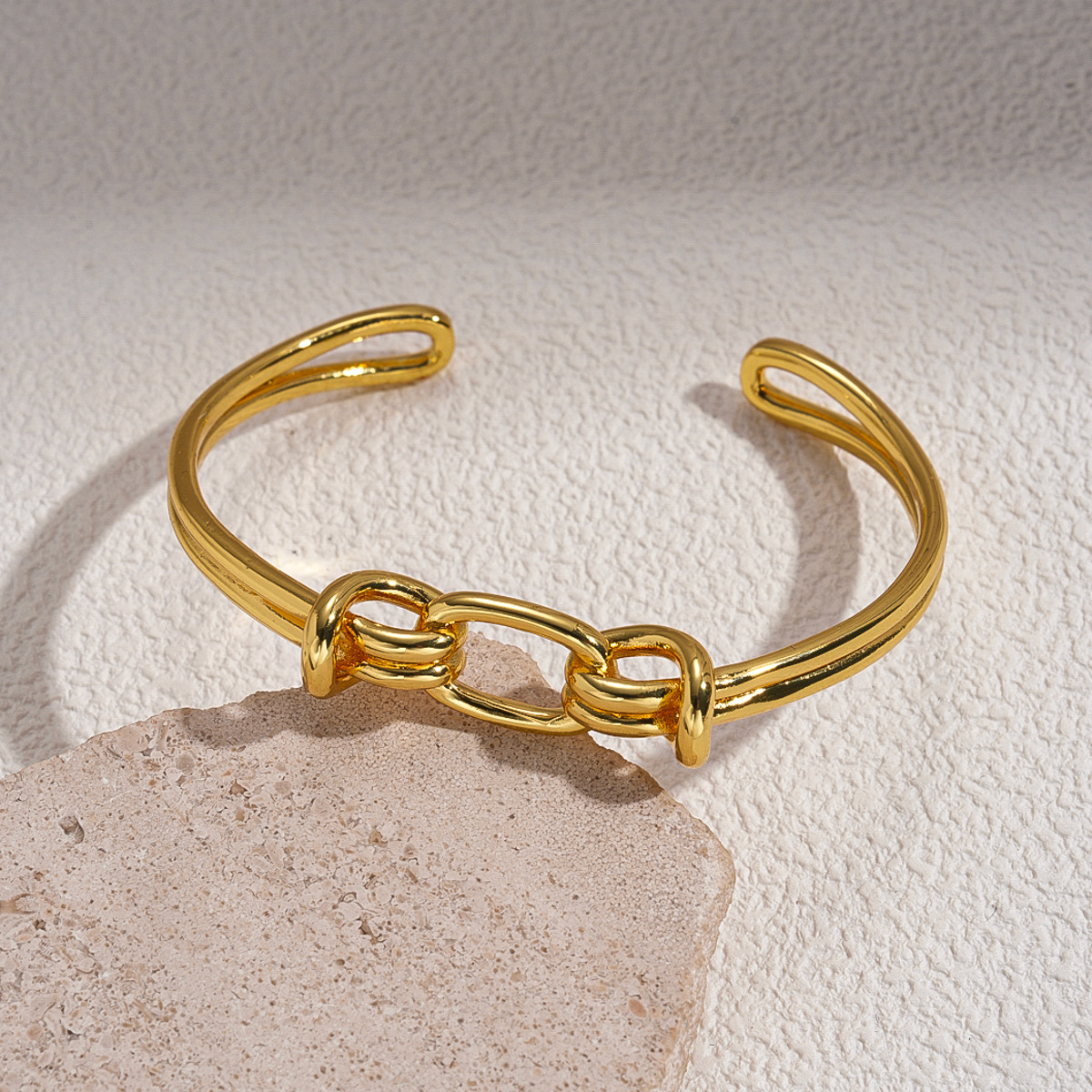 18k oro galvanizado europeo y americano oval hueco nudo abierto pulsera de moda nicho de viaje de alta calidad joyería