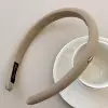 Коричневая с точечной меткой