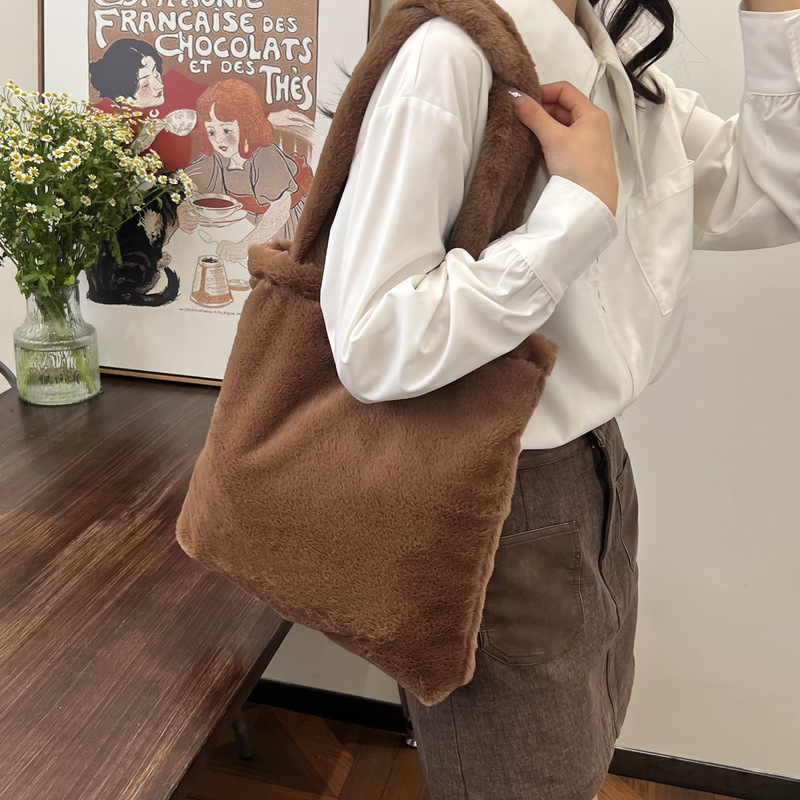Cross-Border Large-Capacity Plush Bag for Women, New Solid Color Simple Texture Shoulder Bag, Fashionable Trendy Tote Bag, Bucket Bag Cross-Border Large-Capacity Plush Bag for Women, New Solid Color Simple Texture Shoulder Bag, Fashionable Trendy Tote Bag, Bucket Bag