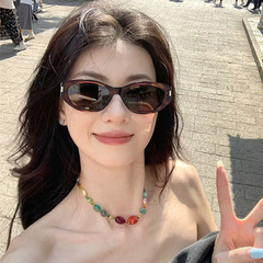2025新型レトロココア鏡猫眼夏日よけサングラス女性ファッションギャル休暇insサングラス