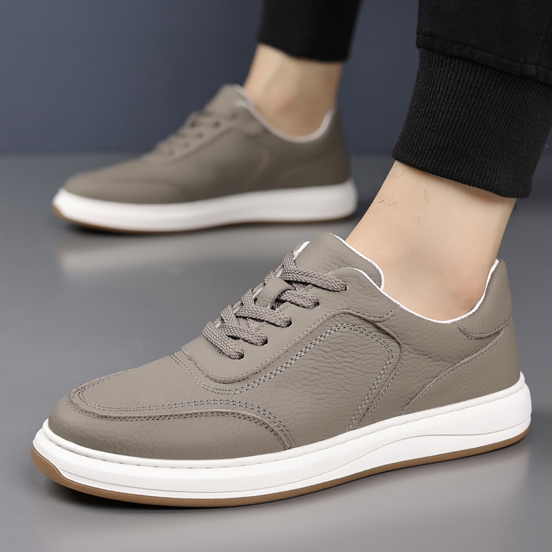 Zapatos casuales de cuero de vaca para hombres, cuero transpirable, zapatos blancos para hombres, zapatos de skate, 2024 otoño nuevos zapatos de cuero para hombres